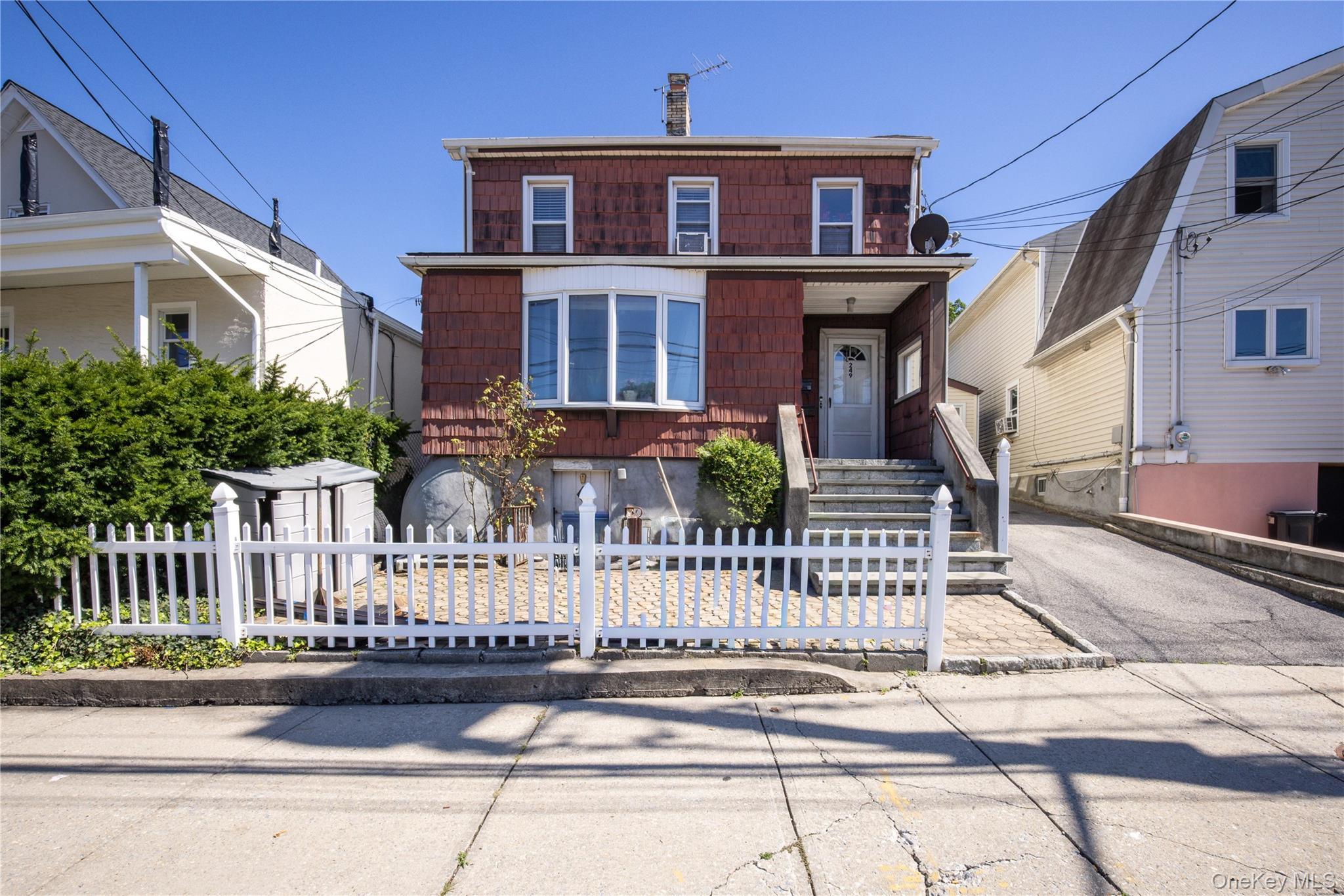 Single Family Macquesten  Westchester County, NY 10550, MLS-910586-2