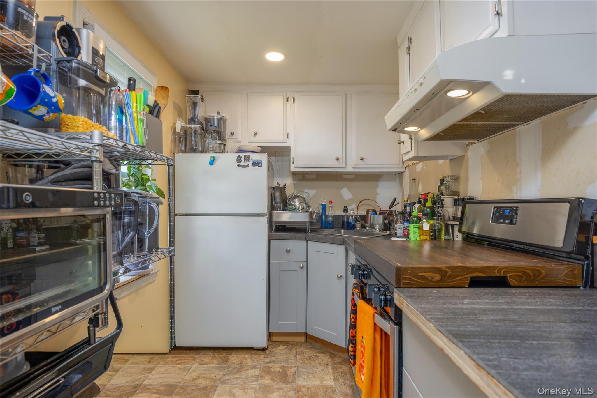 Single Family Macquesten  Westchester County, NY 10550, MLS-910586-21