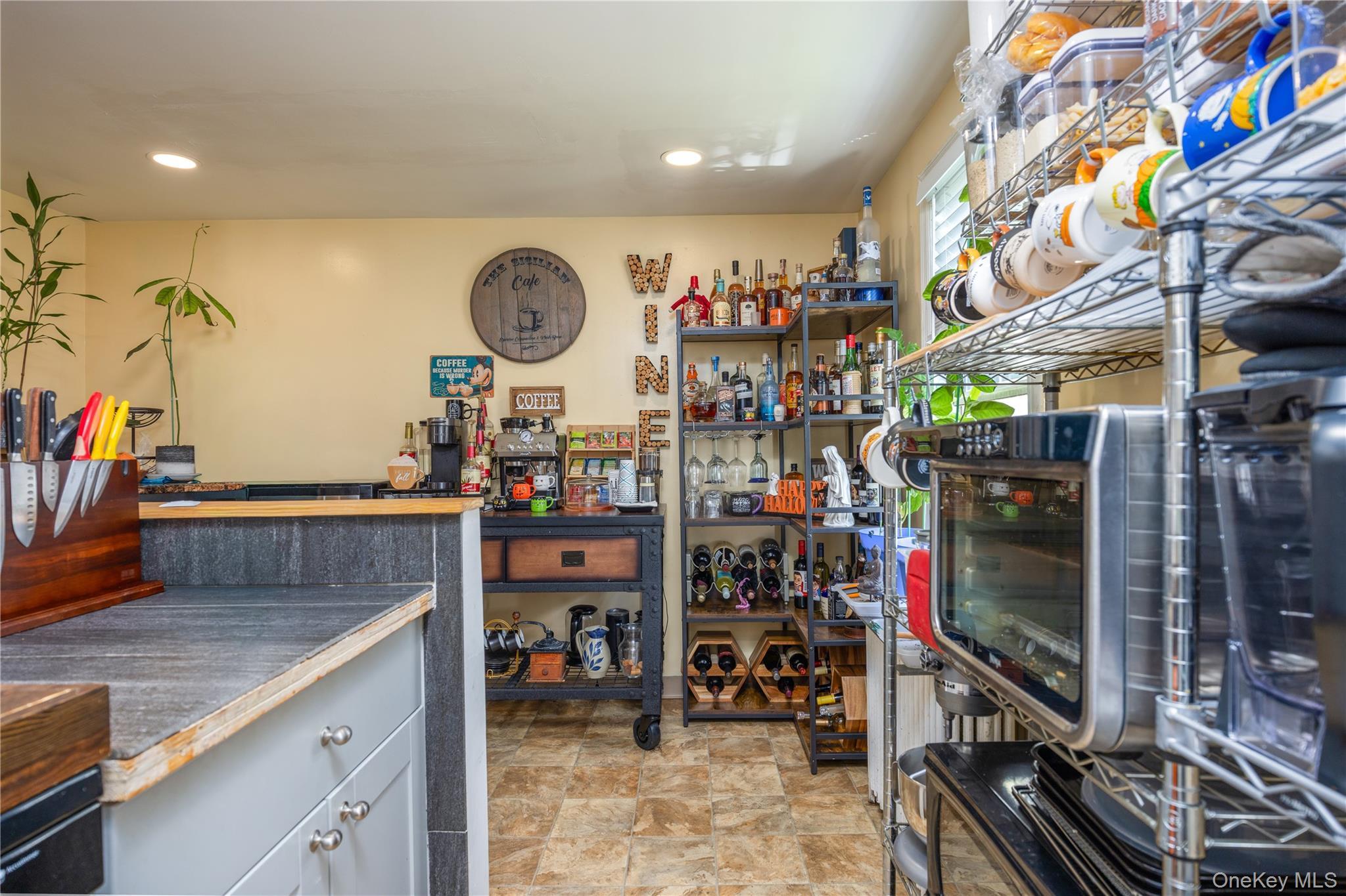 Single Family Macquesten  Westchester County, NY 10550, MLS-910586-22