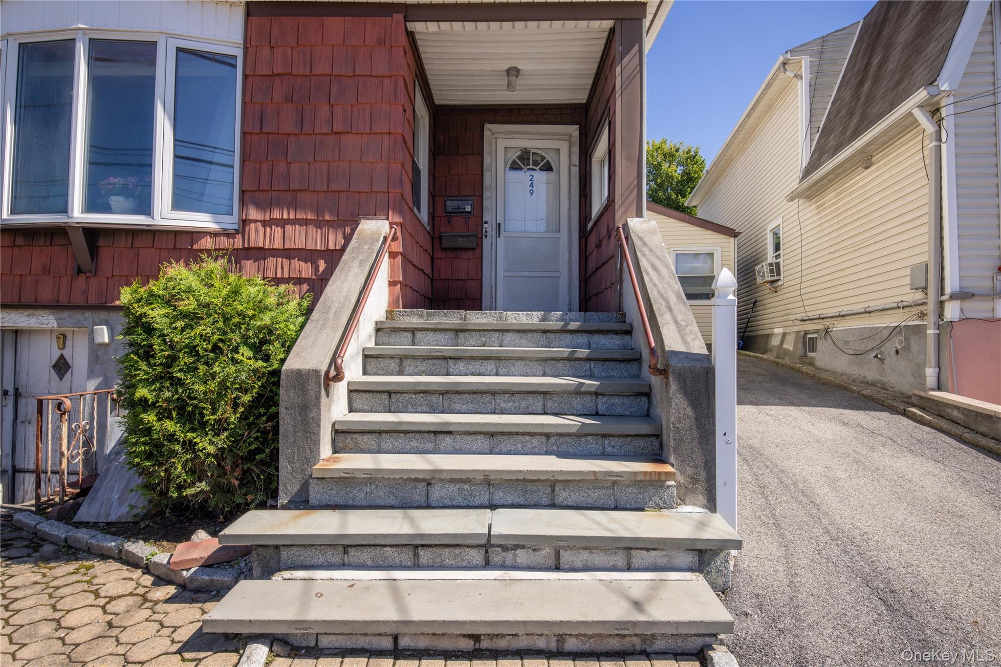 Single Family Macquesten  Westchester County, NY 10550, MLS-910586-9