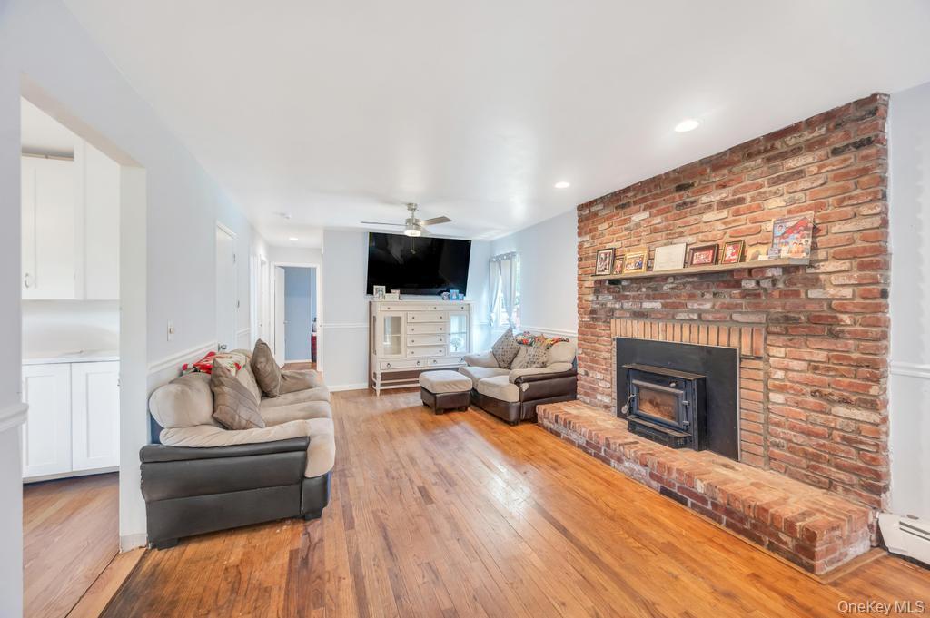 Single Family Dogwood Suffolk County, NY 11951, MLS-910654-14