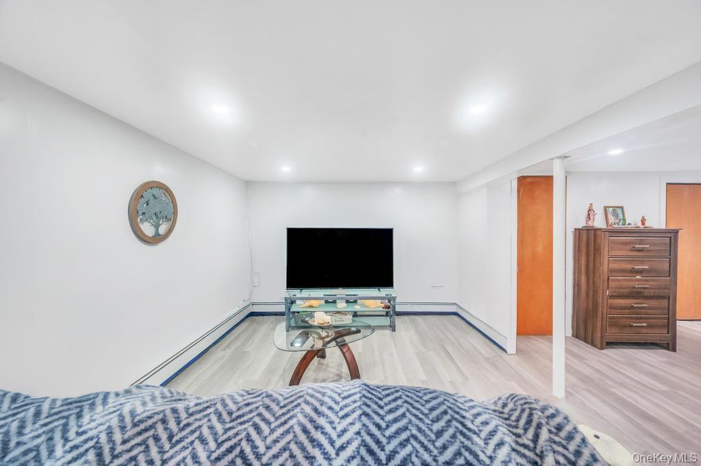 Single Family Dogwood Suffolk County, NY 11951, MLS-910654-30