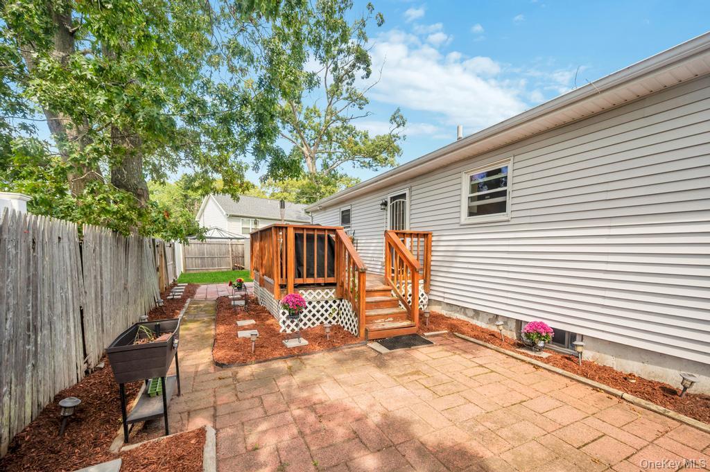 Single Family Dogwood Suffolk County, NY 11951, MLS-910654-6