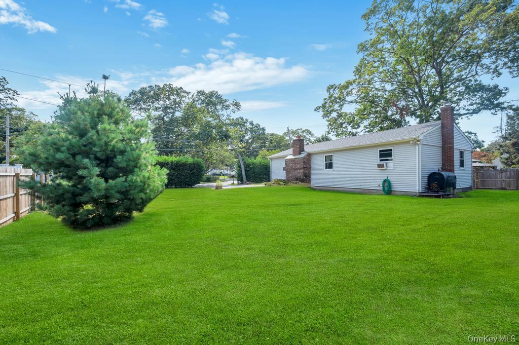 Single Family Dogwood Suffolk County, NY 11951, MLS-910654-8