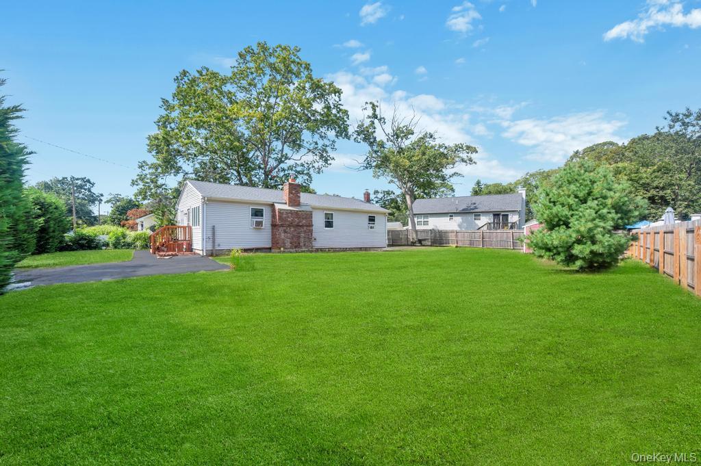 Single Family Dogwood Suffolk County, NY 11951, MLS-910654-9