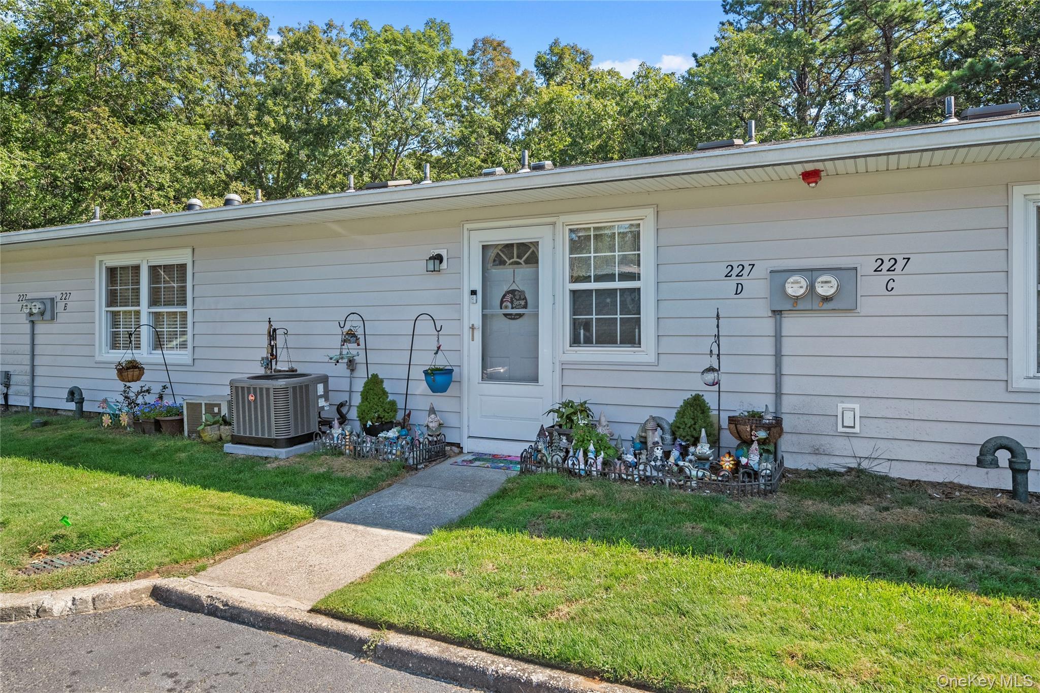 Single Family Blackpool  Suffolk County, NY 11961, MLS-910658-14