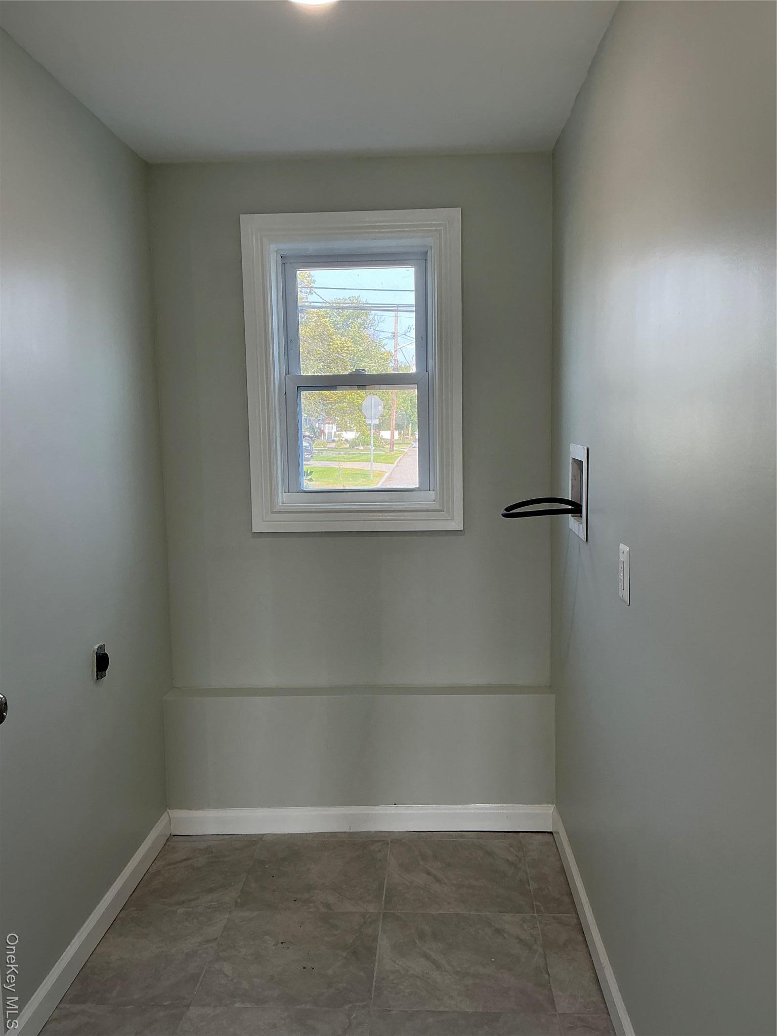 Single Family Shore  Suffolk County, NY 11757, MLS-910661-25