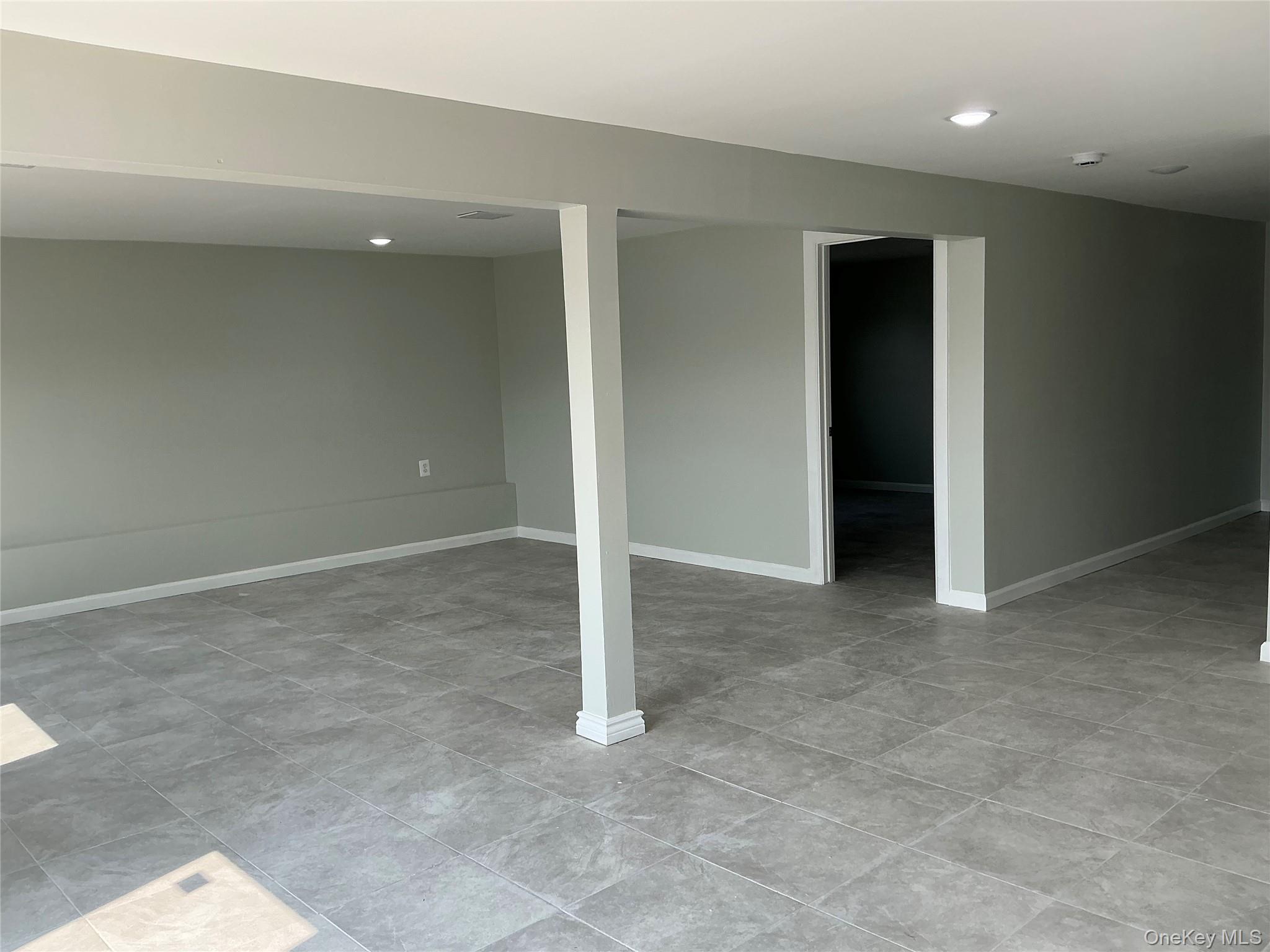 Single Family Shore  Suffolk County, NY 11757, MLS-910661-37