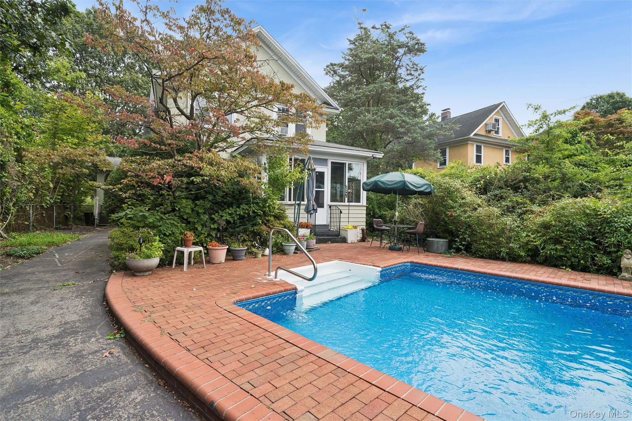 Single Family Connecticut  Nassau County, NY 11520, MLS-910671-27