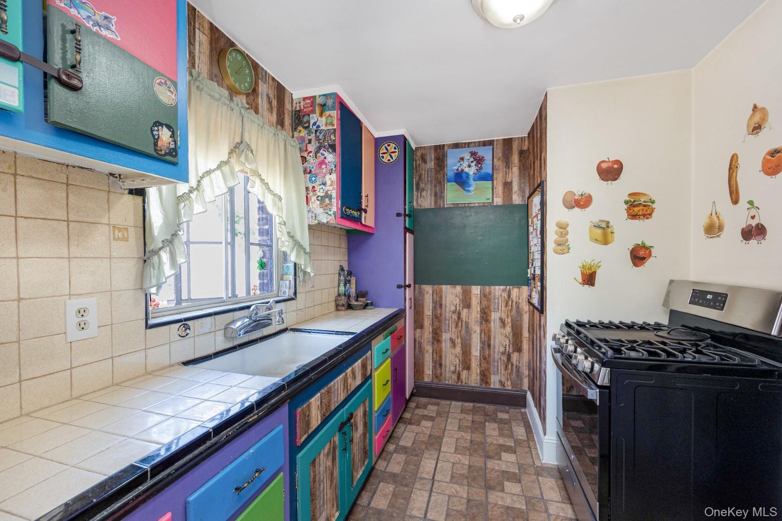 Single Family Fitchett  Queens, NY 11374, MLS-910689-23