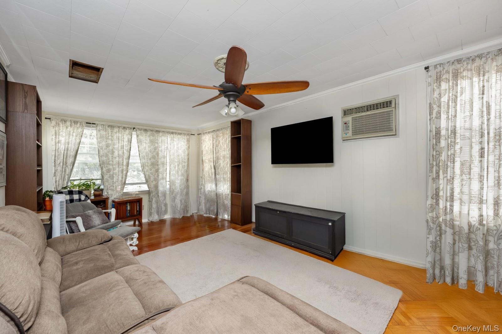 Single Family 84th  Queens, NY 11385, MLS-910692-24