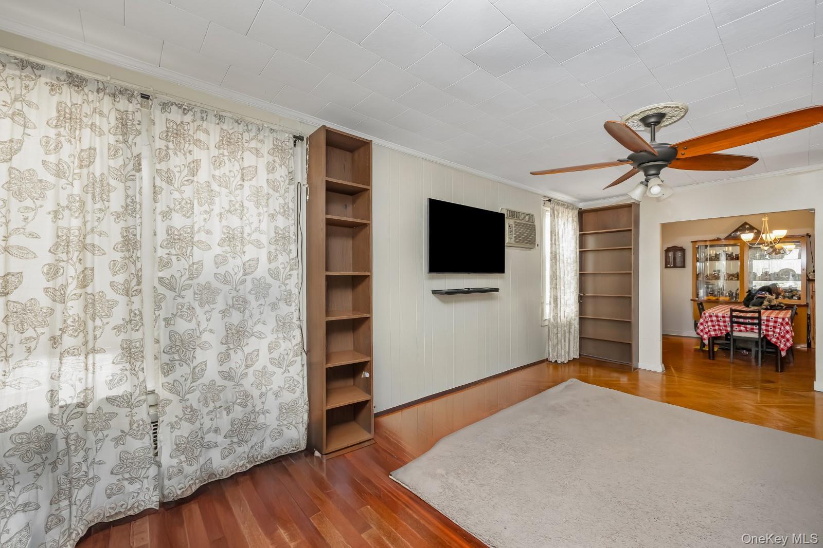 Single Family 84th  Queens, NY 11385, MLS-910692-25