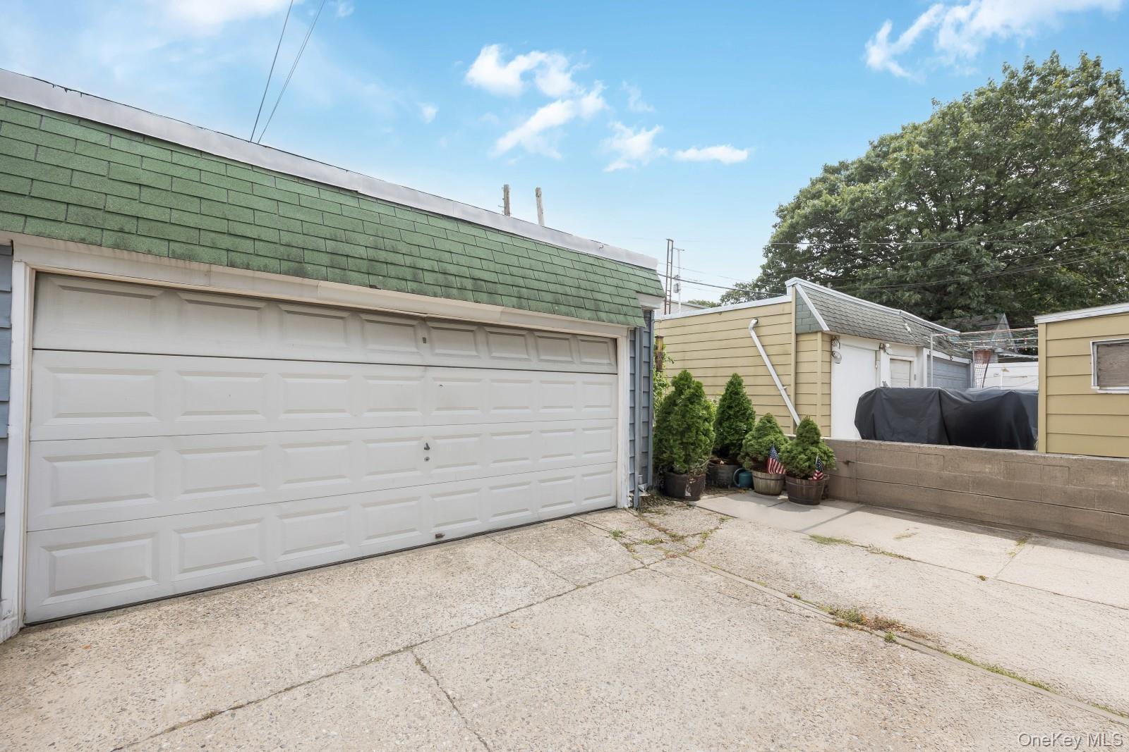 Single Family 84th  Queens, NY 11385, MLS-910692-32