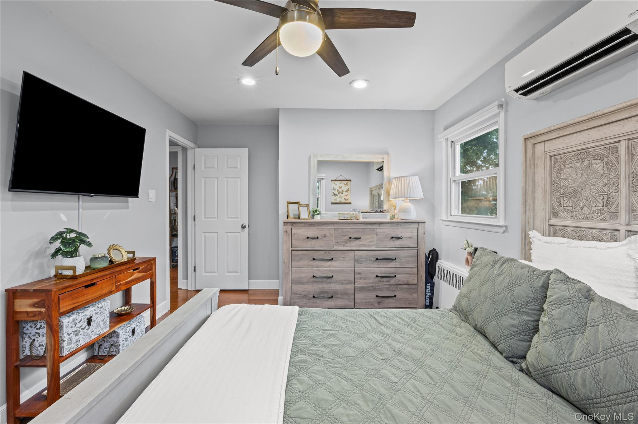 Single Family Tonopah  Nassau County, NY 11783, MLS-910694-24