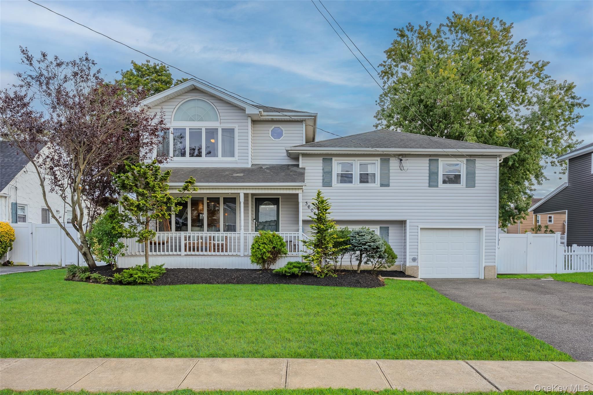 Single Family Tonopah  Nassau County, NY 11783, MLS-910694-40