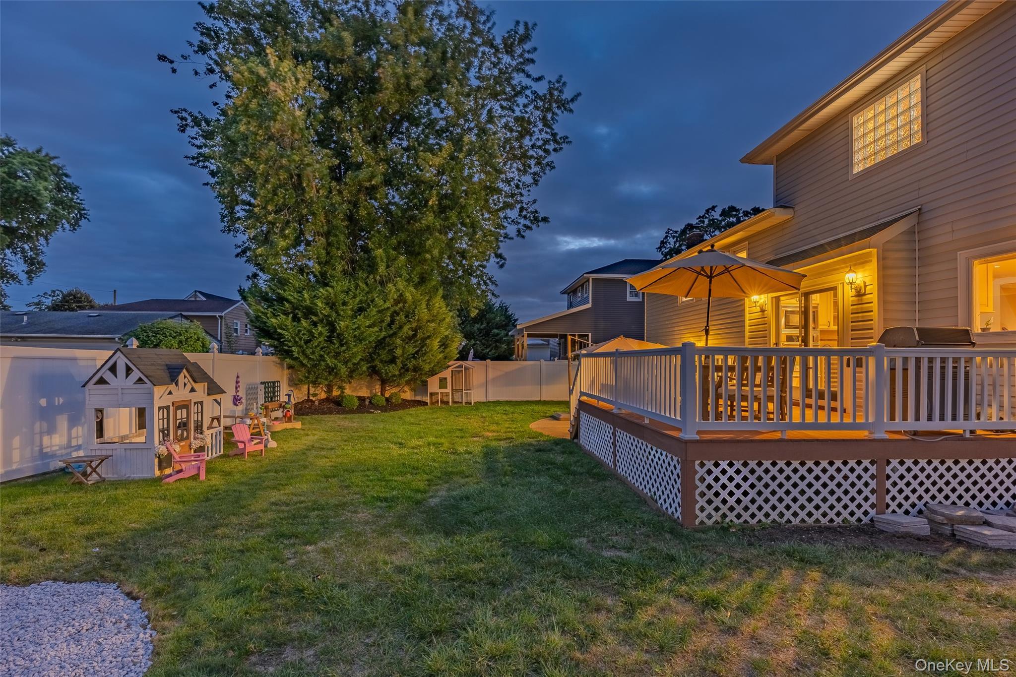 Single Family Tonopah  Nassau County, NY 11783, MLS-910694-8