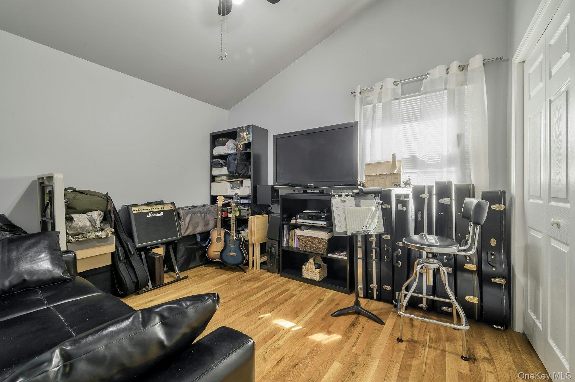 Single Family Hill Suffolk County, NY 11787, MLS-910728-25