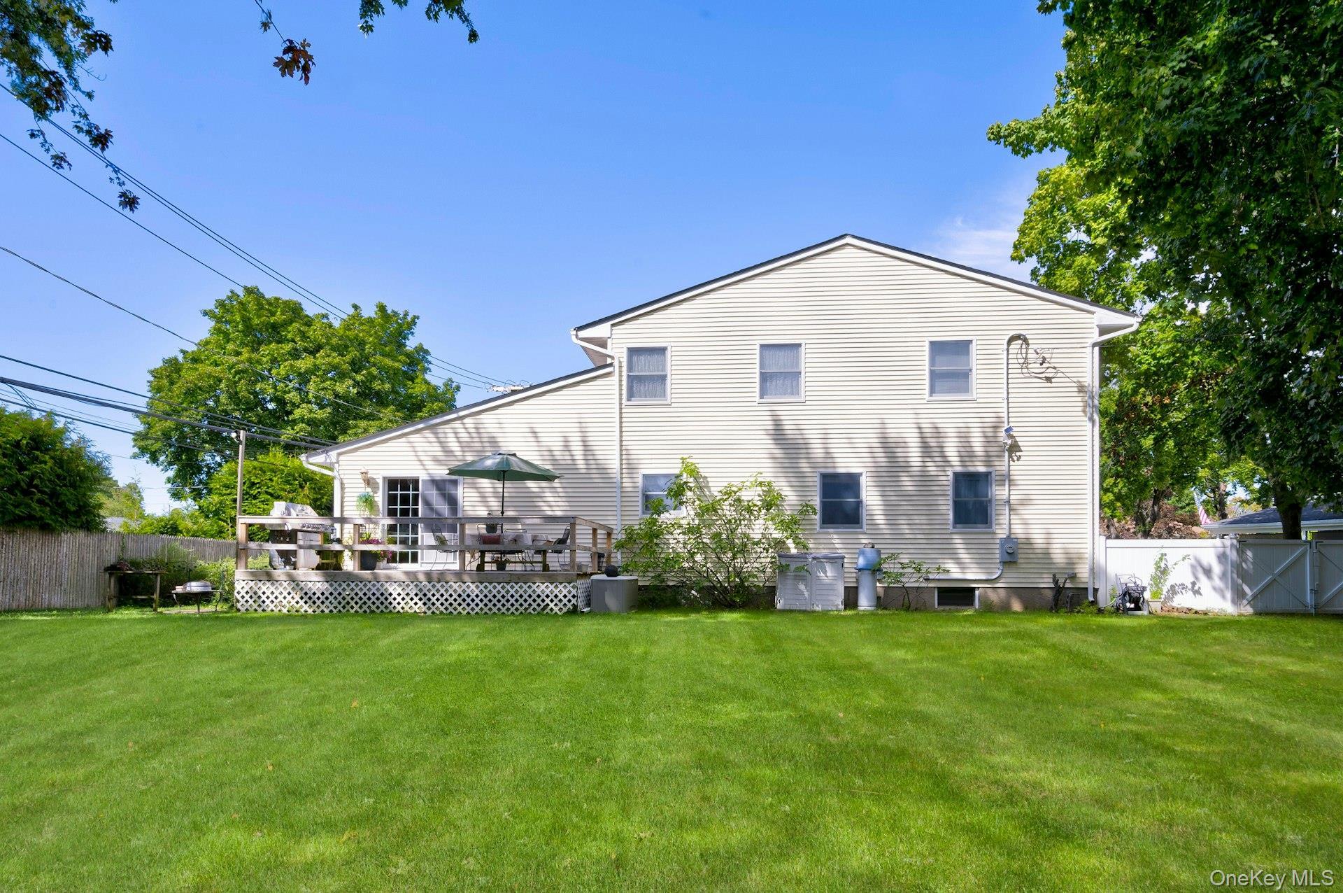 Single Family Hill Suffolk County, NY 11787, MLS-910728-31