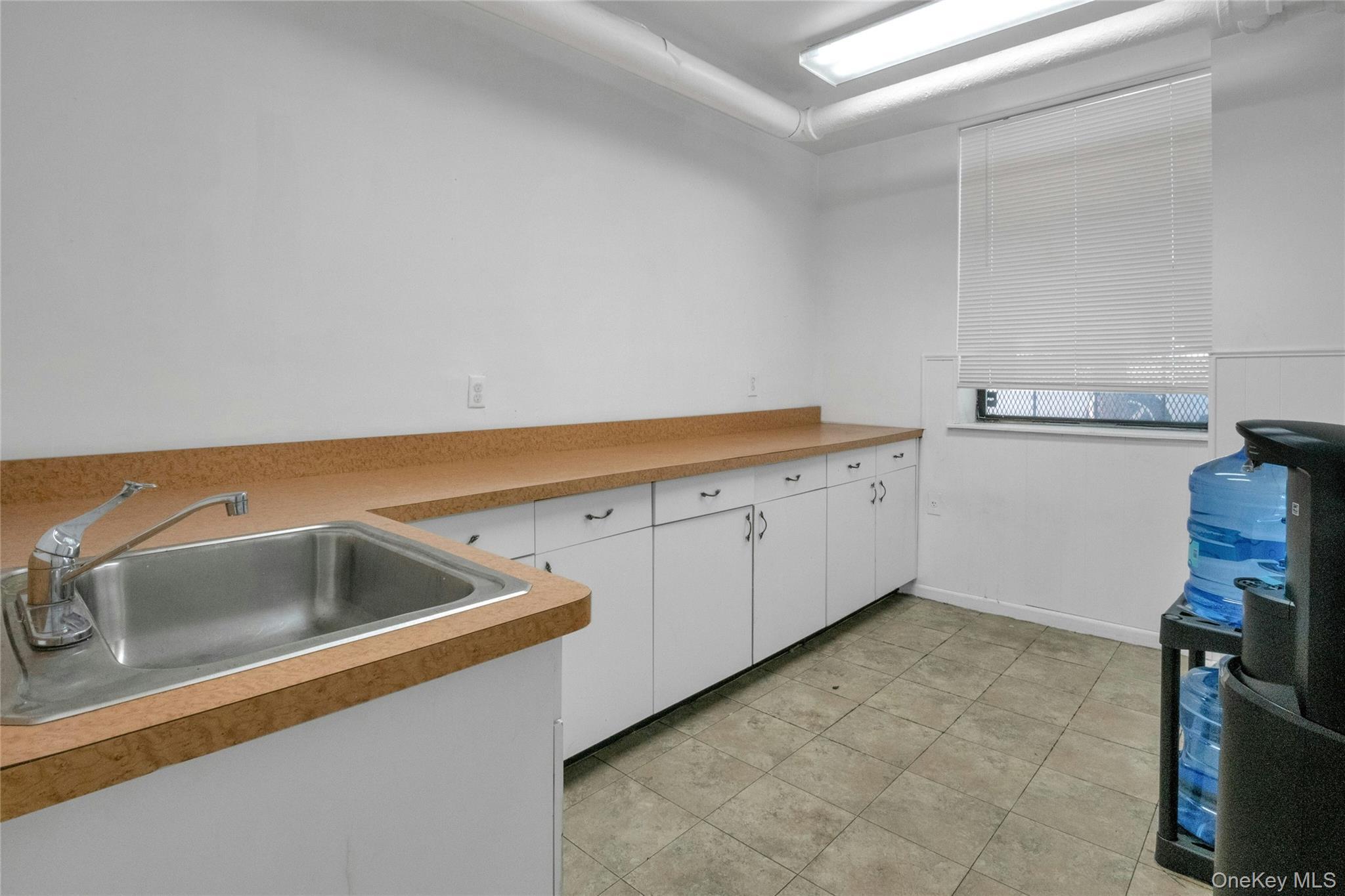 Commercial Lease Davidson  Bronx, NY 10468, MLS-910732-12