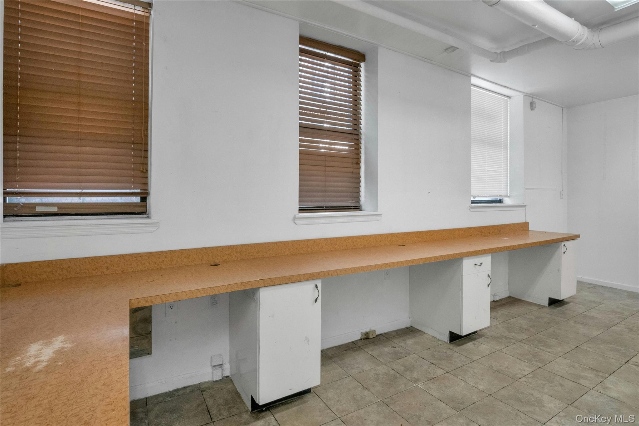 Commercial Lease Davidson  Bronx, NY 10468, MLS-910732-7