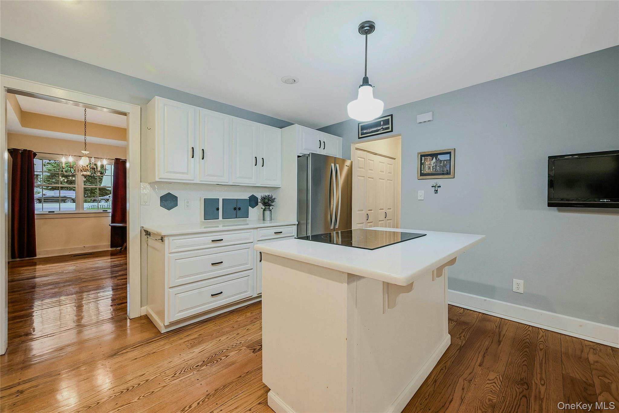 Single Family Hillcrest  Suffolk County, NY 11777, MLS-910786-12