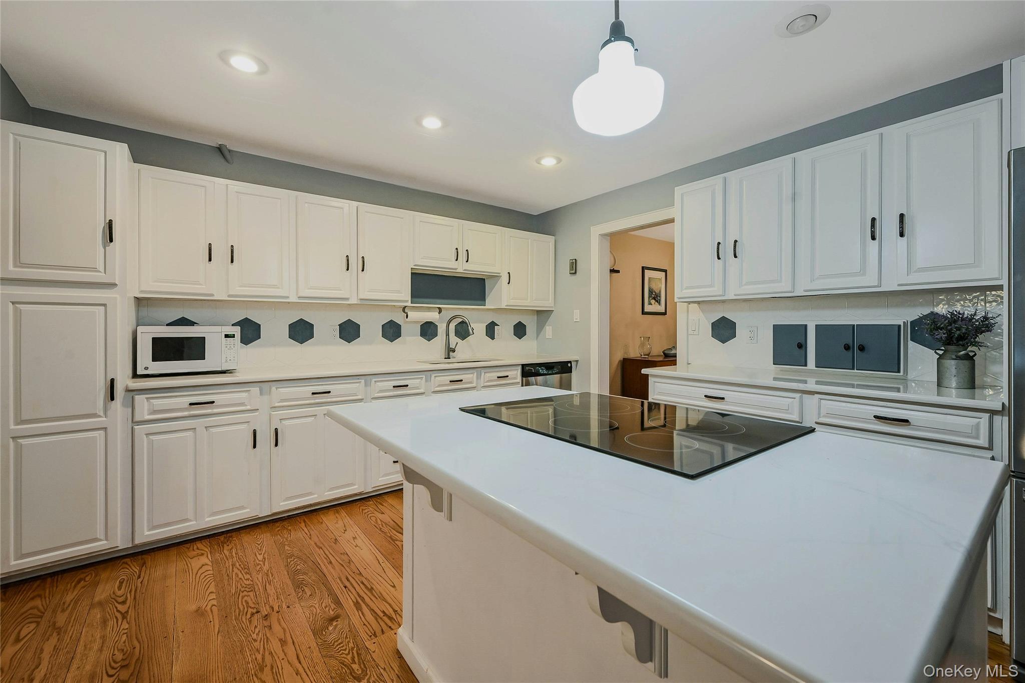 Single Family Hillcrest  Suffolk County, NY 11777, MLS-910786-13