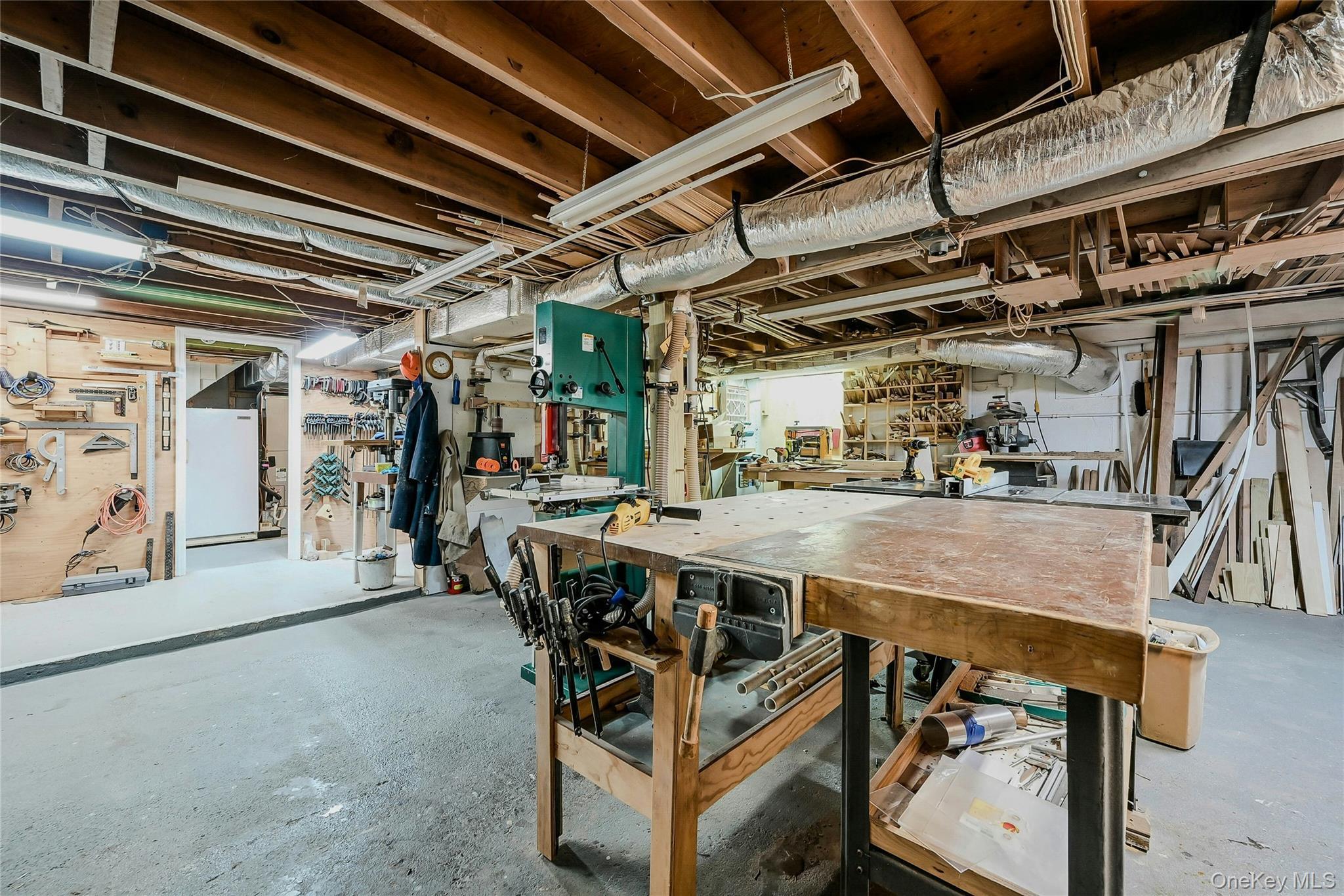 Single Family Hillcrest  Suffolk County, NY 11777, MLS-910786-25