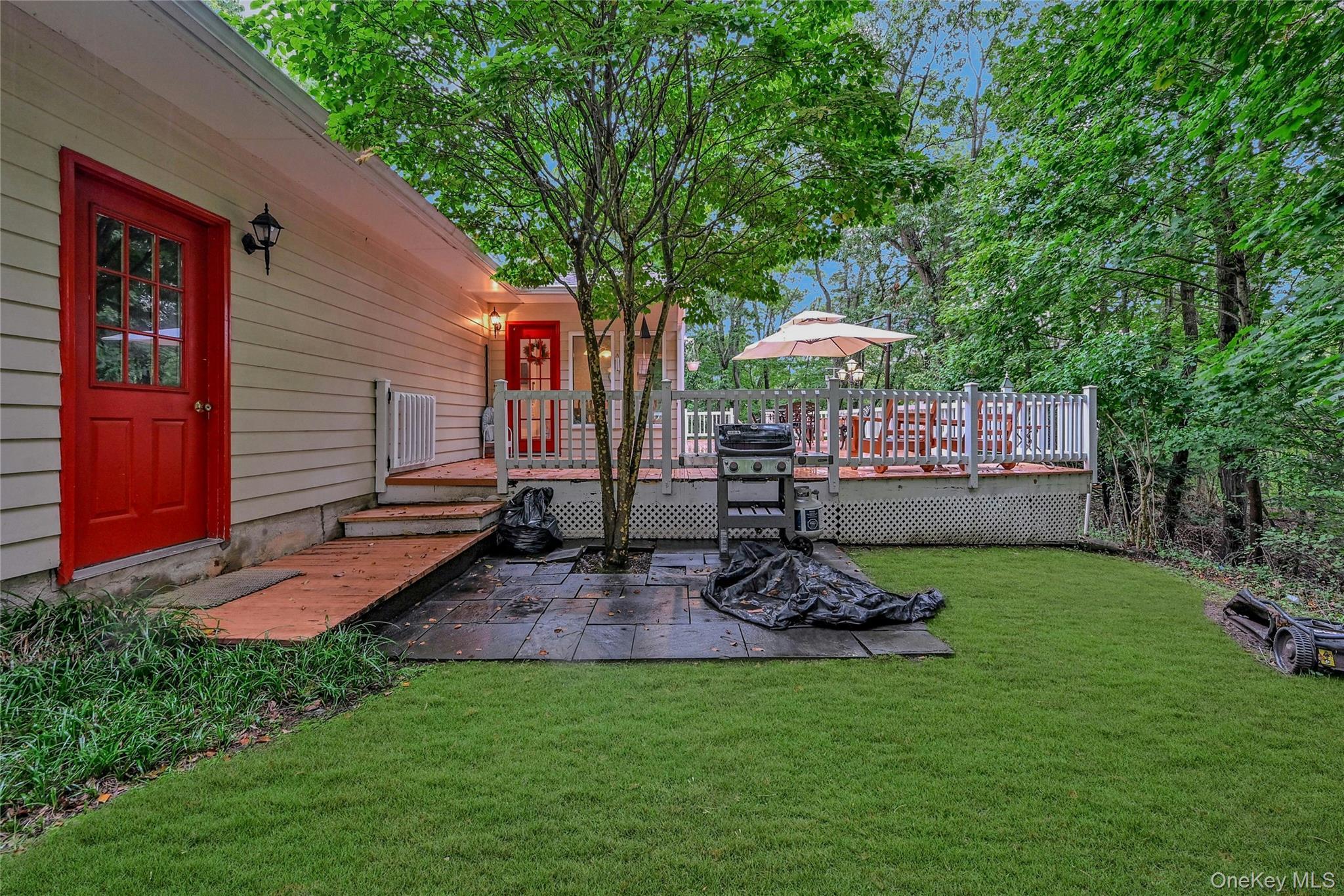 Single Family Hillcrest  Suffolk County, NY 11777, MLS-910786-31