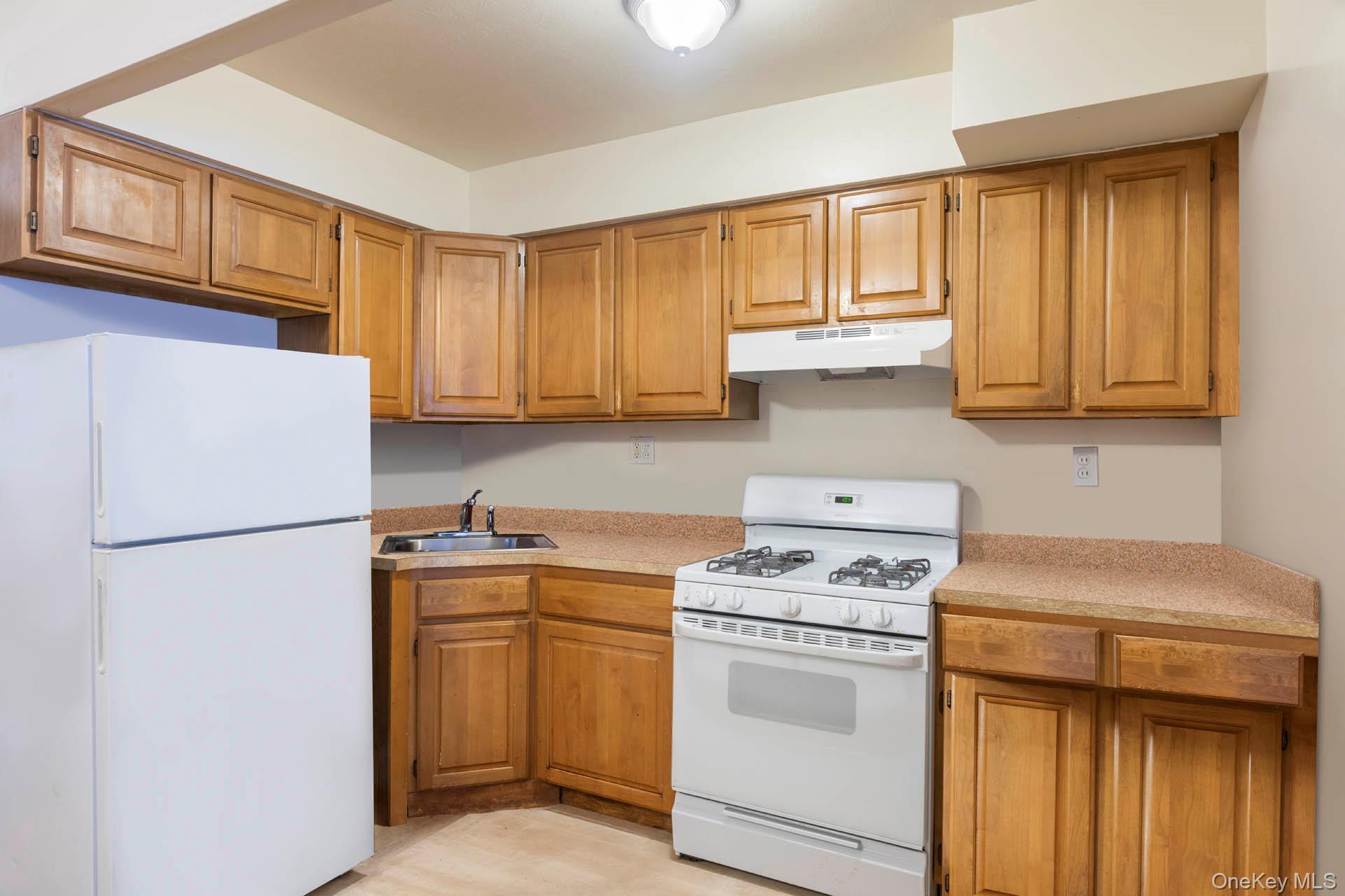 Single Family Oneida  Bronx, NY 10470, MLS-910789-3