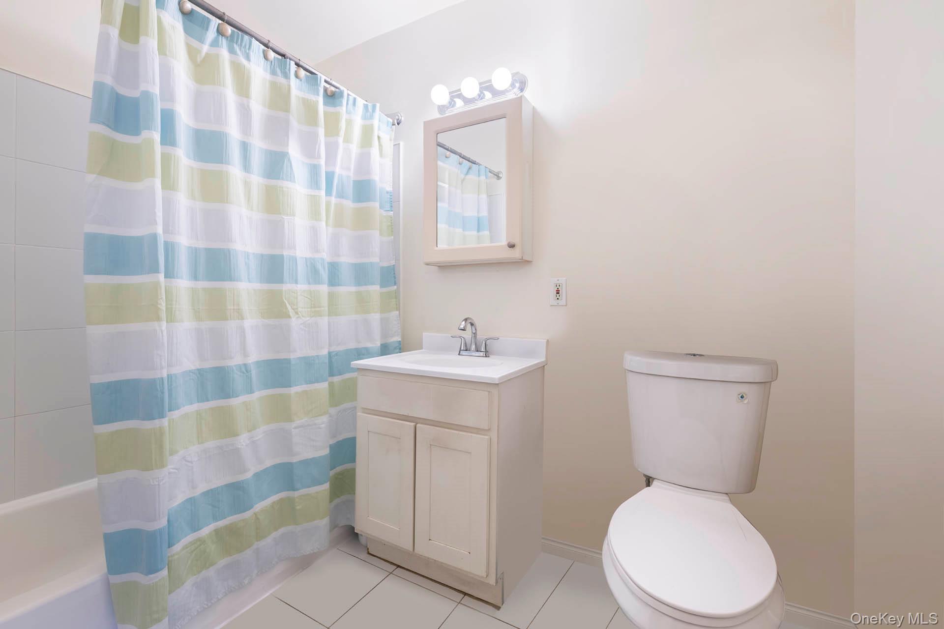 Single Family Oneida  Bronx, NY 10470, MLS-910789-6