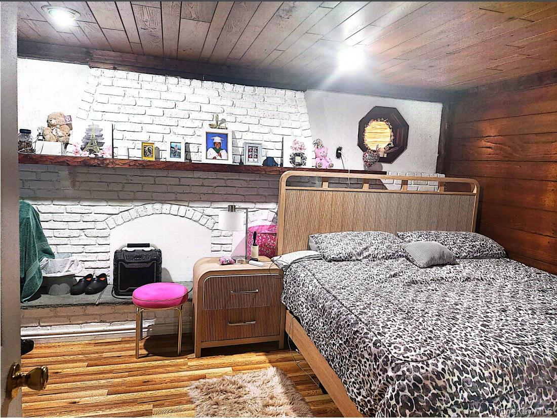 Single Family Bedford  Suffolk County, NY 11749, MLS-910809-11