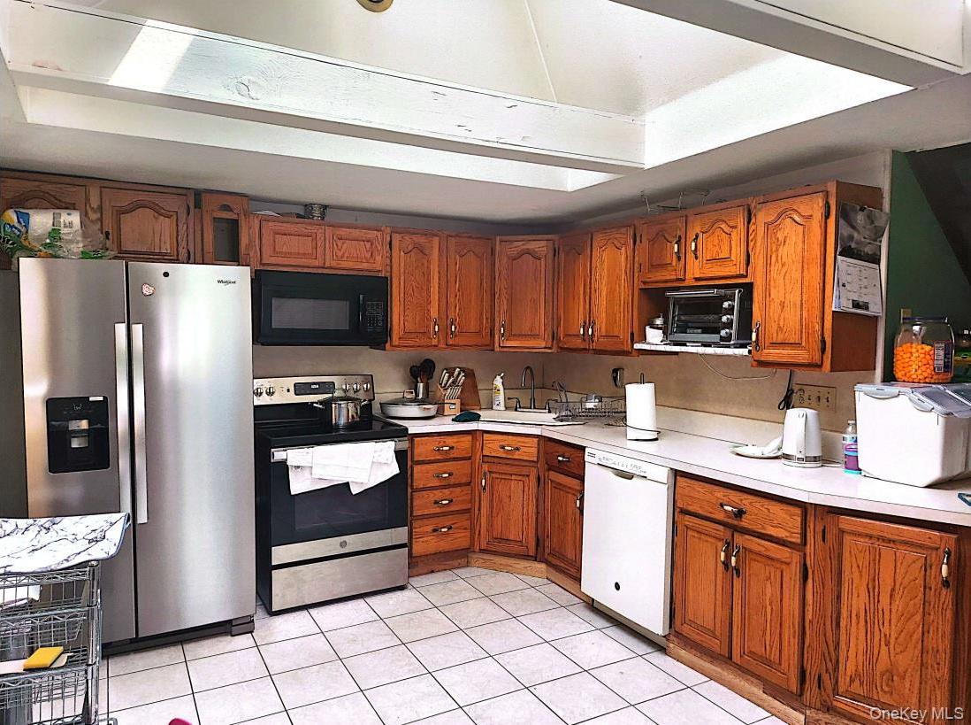 Single Family Bedford  Suffolk County, NY 11749, MLS-910809-7