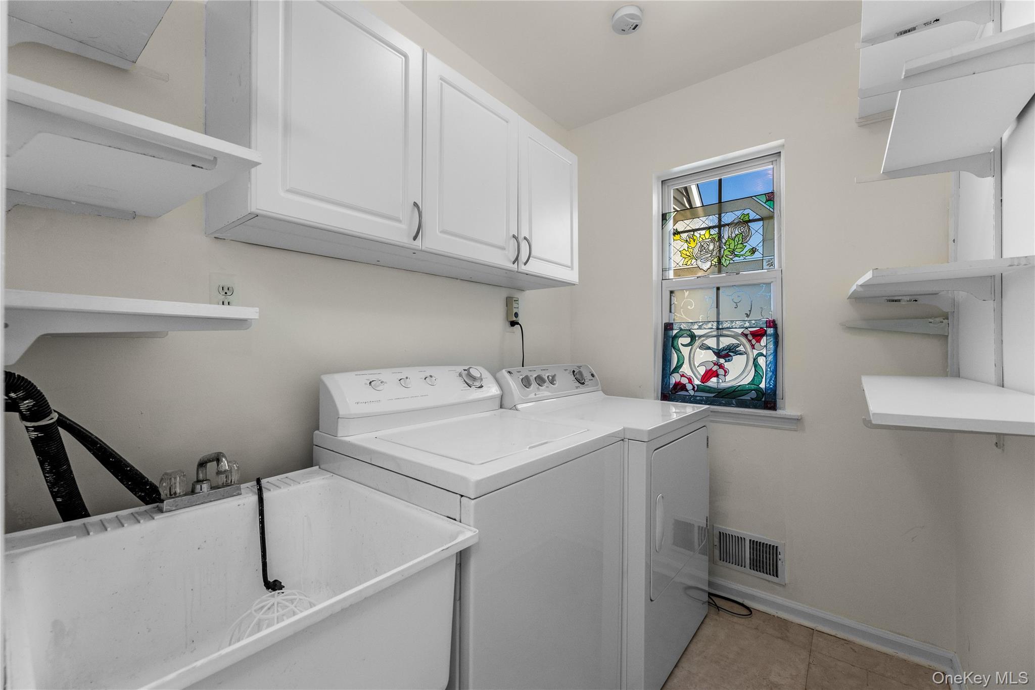 Single Family Wendy  Out Of Area, NY 08527, MLS-910823-13
