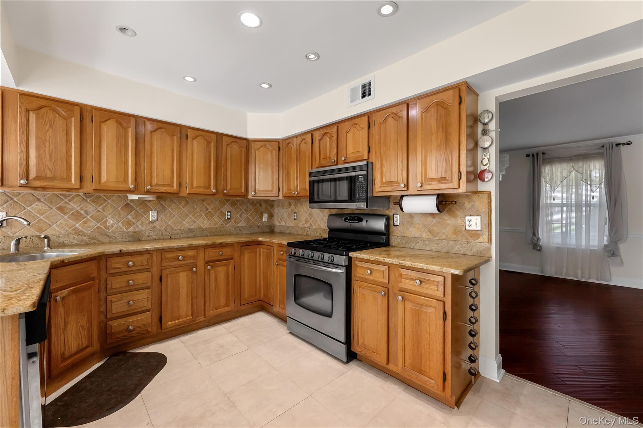 Single Family Wendy  Out Of Area, NY 08527, MLS-910823-14