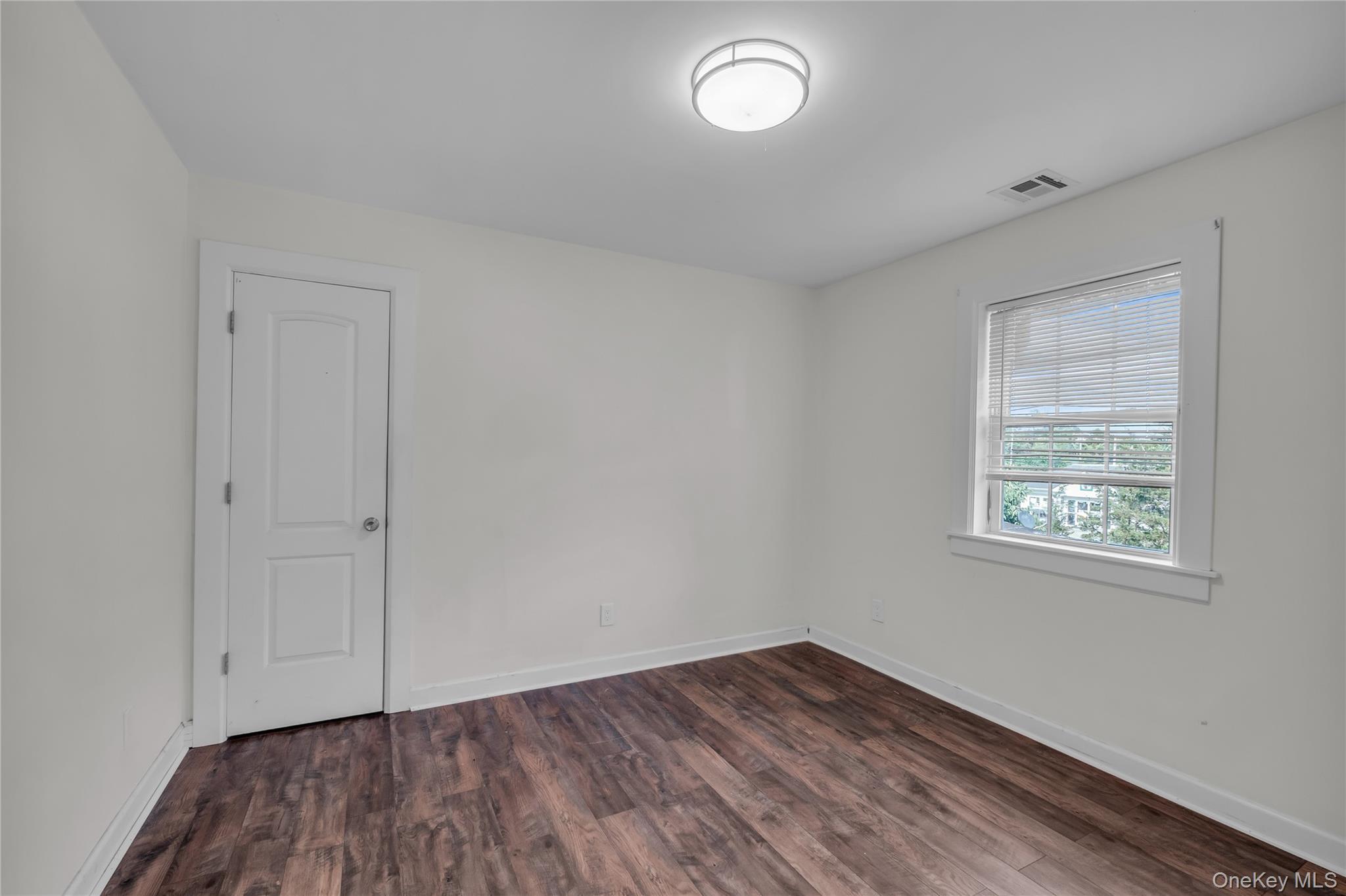 Single Family Flanders Suffolk County, NY 11901, MLS-910832-35