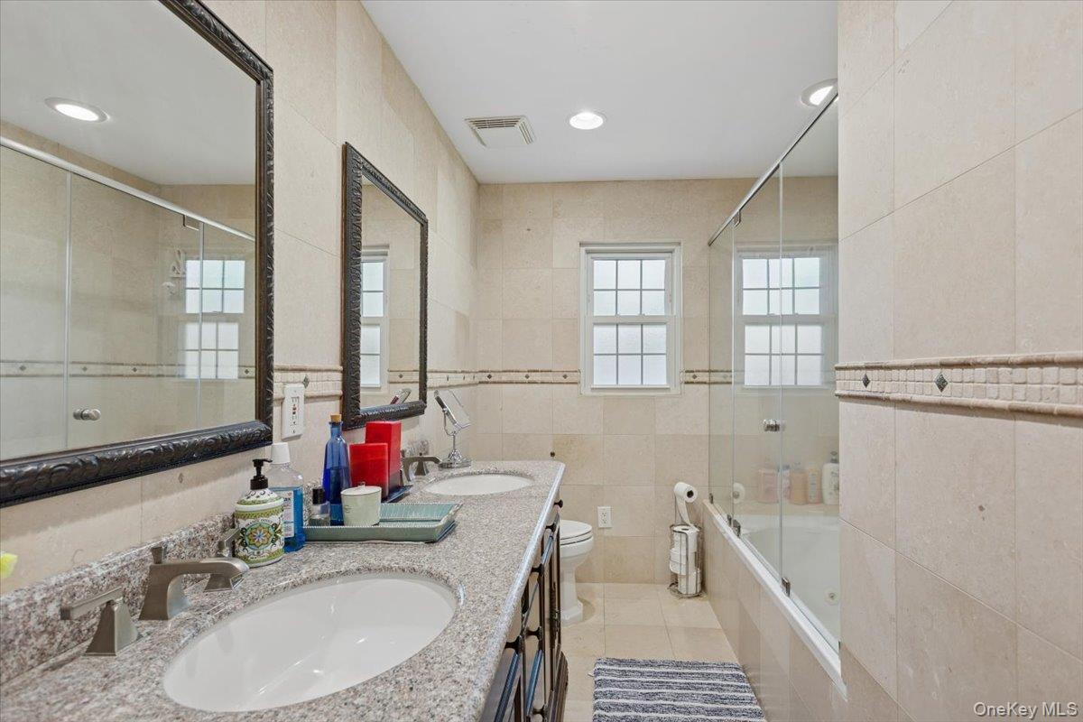 Single Family Amherst Nassau County, NY 11598, MLS-910840-22