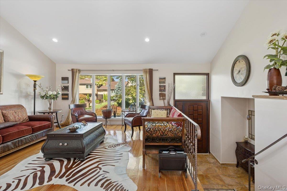 Single Family Amherst Nassau County, NY 11598, MLS-910840-6