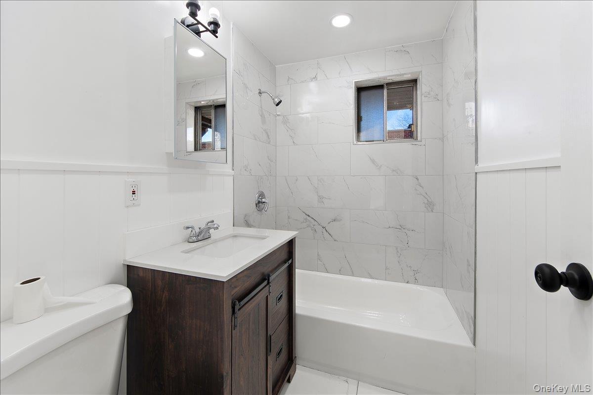 Single Family Mcowen Avenue  Bronx, NY 10475, MLS-910993-11