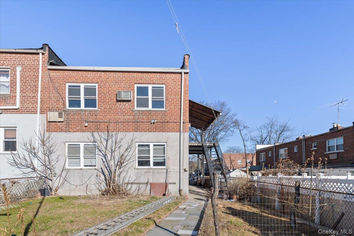 Single Family Mcowen Avenue  Bronx, NY 10475, MLS-910993-12