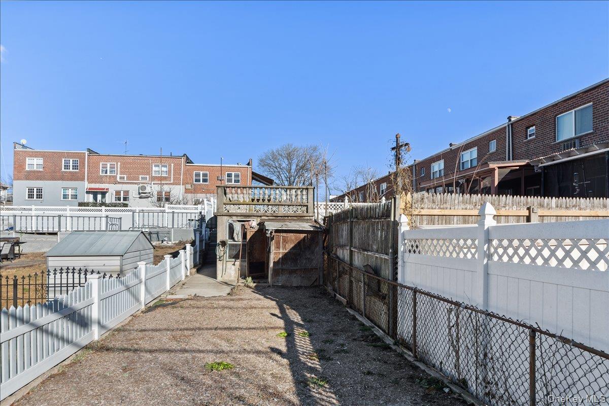 Single Family Mcowen Avenue  Bronx, NY 10475, MLS-910993-17