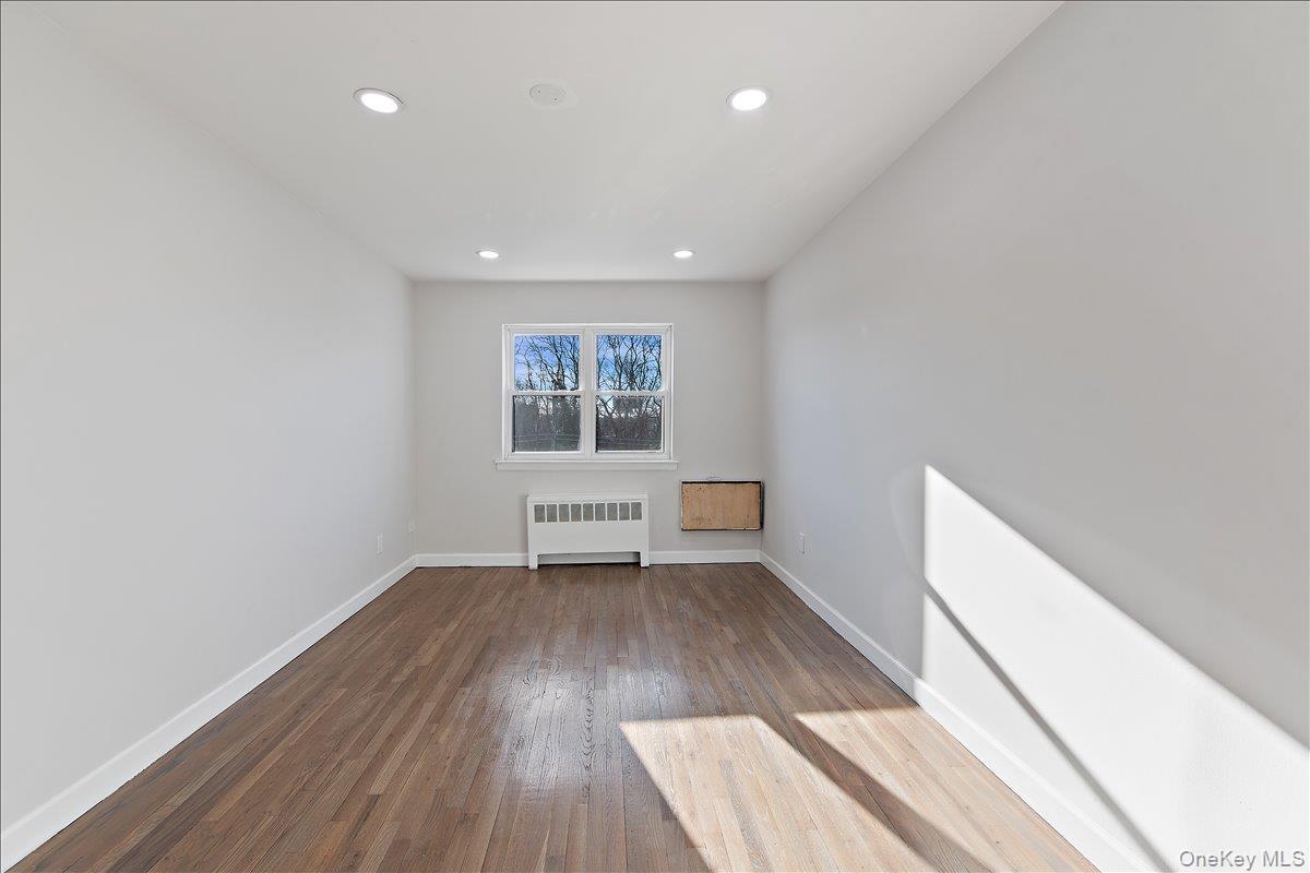 Single Family Mcowen Avenue  Bronx, NY 10475, MLS-910993-24