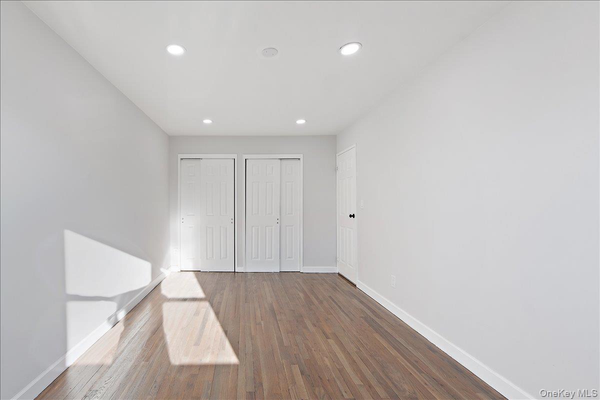 Single Family Mcowen Avenue  Bronx, NY 10475, MLS-910993-25