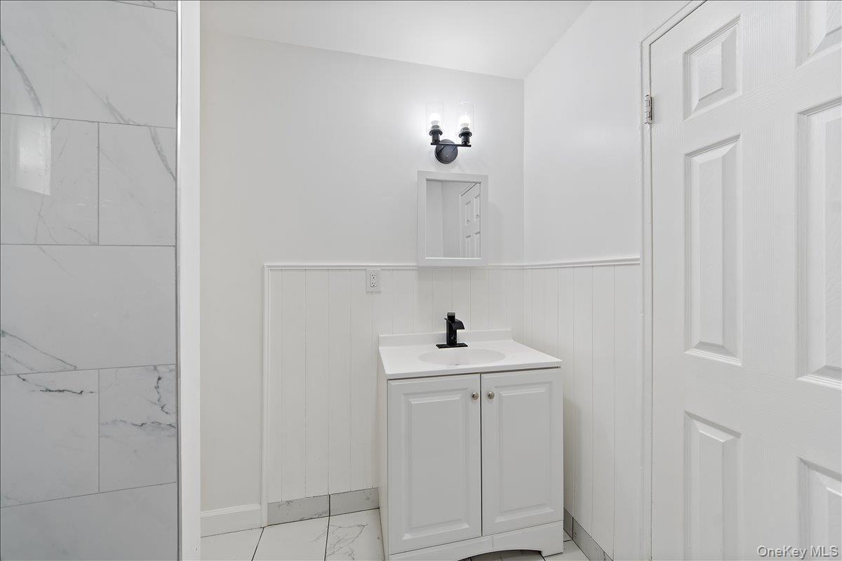 Single Family Mcowen Avenue  Bronx, NY 10475, MLS-910993-27