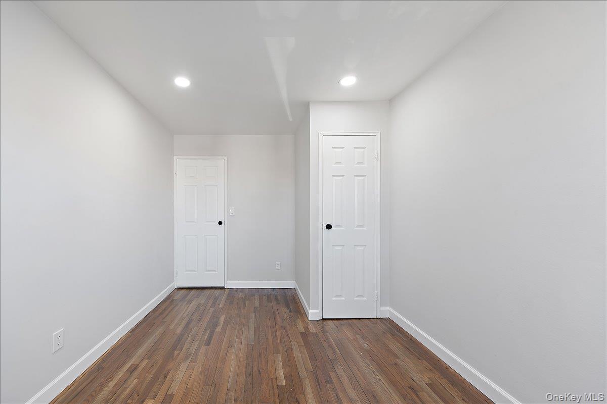 Single Family Mcowen Avenue  Bronx, NY 10475, MLS-910993-29