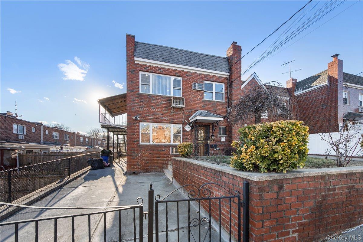 Single Family Mcowen Avenue  Bronx, NY 10475, MLS-910993-3