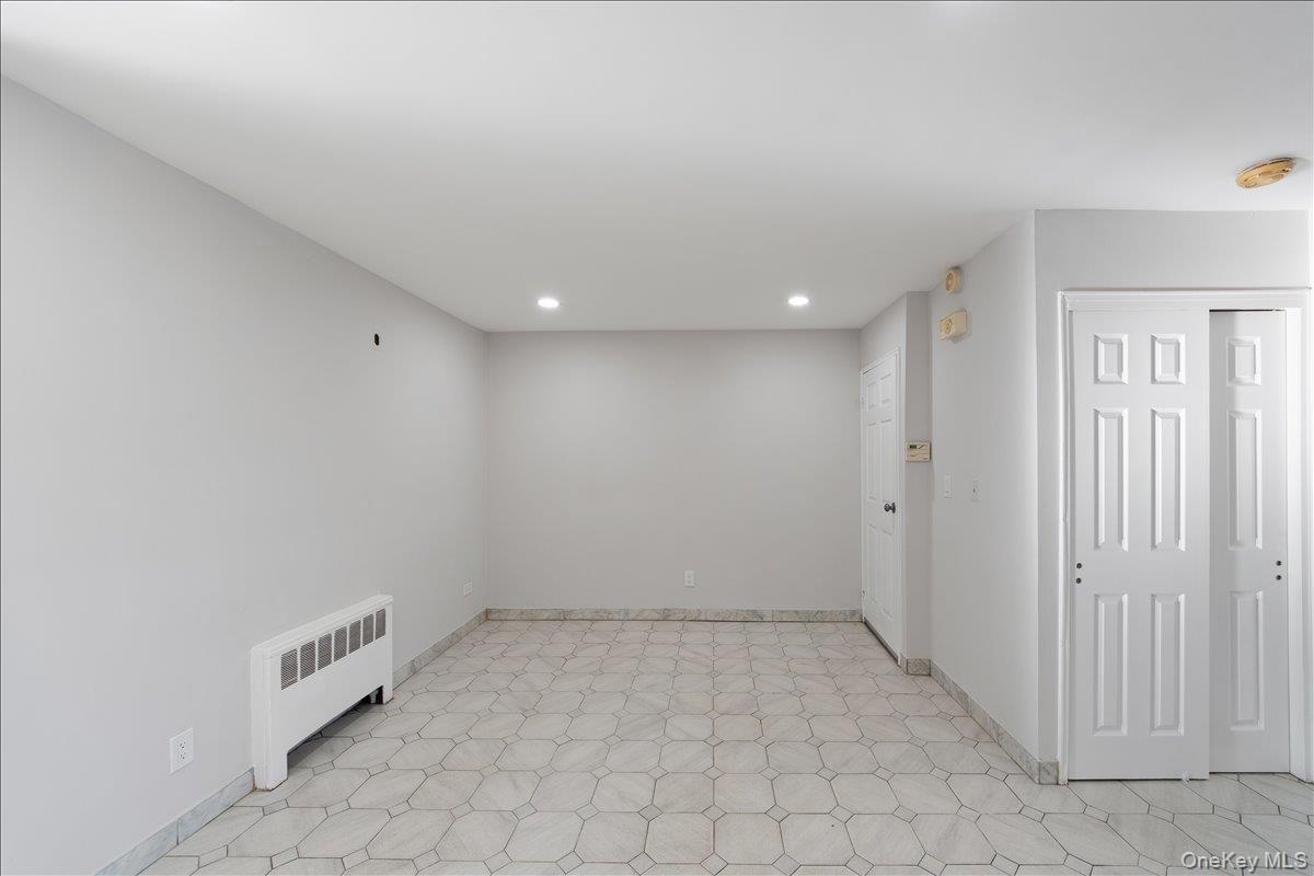 Single Family Mcowen Avenue  Bronx, NY 10475, MLS-910993-34