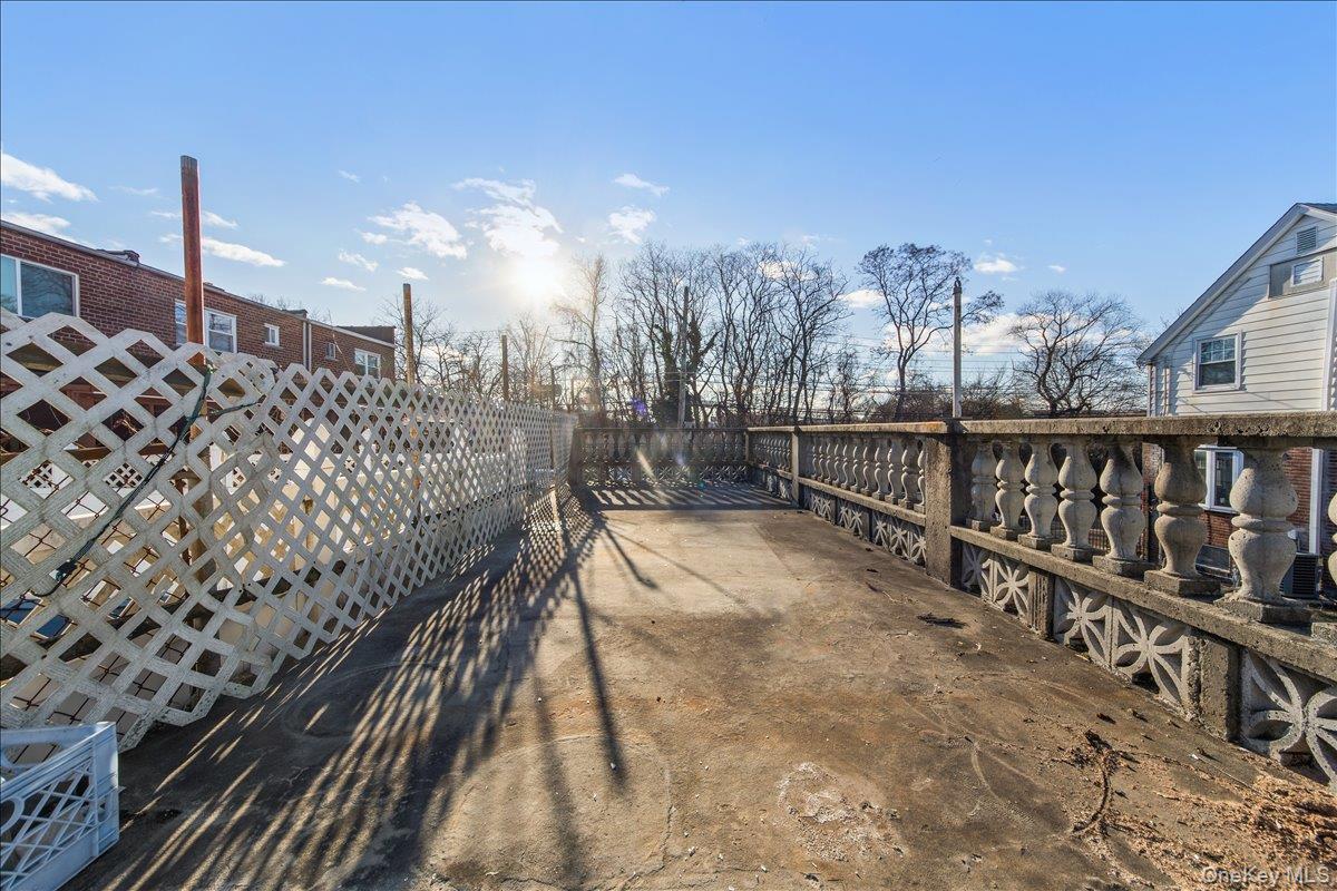 Single Family Mcowen Avenue  Bronx, NY 10475, MLS-910993-37