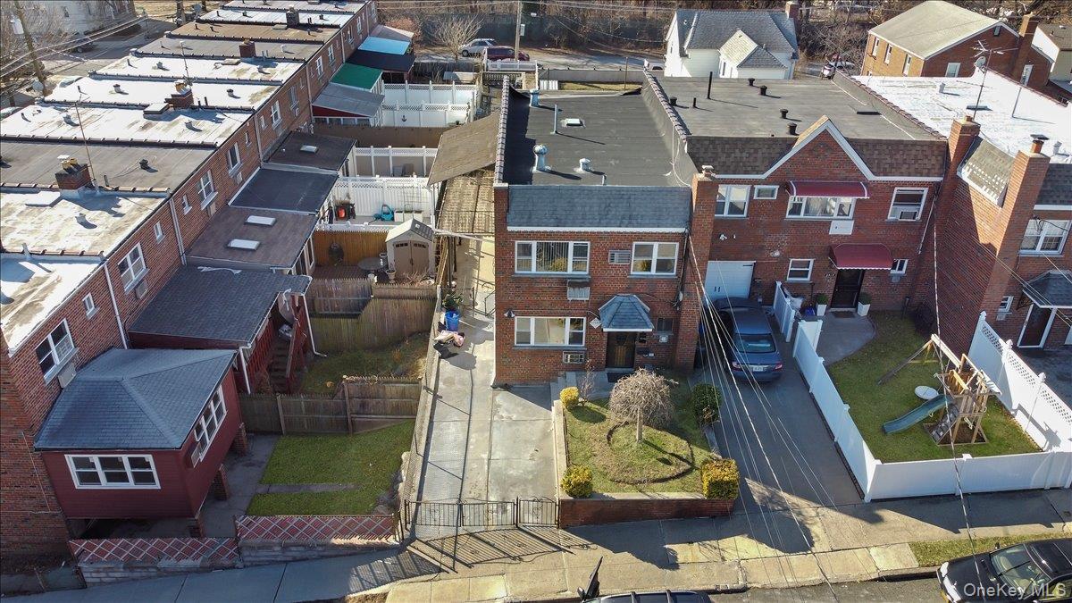 Single Family Mcowen Avenue  Bronx, NY 10475, MLS-910993-39