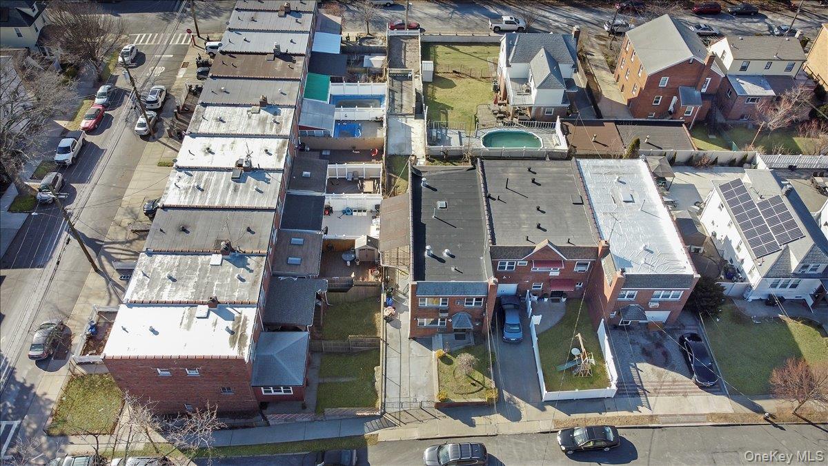 Single Family Mcowen Avenue  Bronx, NY 10475, MLS-910993-41