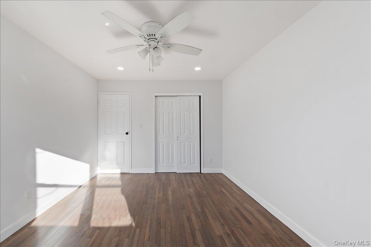 Single Family Mcowen Avenue  Bronx, NY 10475, MLS-910993-7